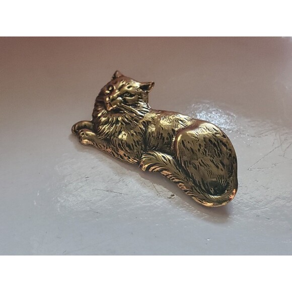 Vintage Gold Tone Kitty Cat Brooch Pin Laying Reclining Detailed 1" Unmarked EUC - Picture 5 of 11
